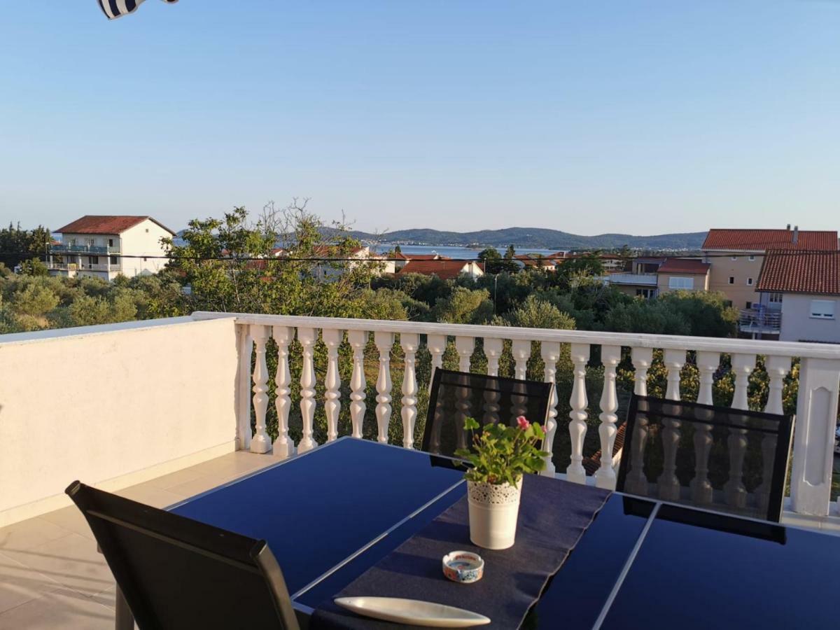 Apartman Lorna Turanj Dış mekan fotoğraf